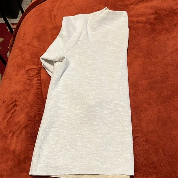 Exactly the layering piece of the season! A soft jacket by Eileen Fisher!
